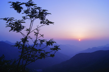 晨曦山