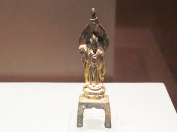 隋代铜镀金观音菩萨像