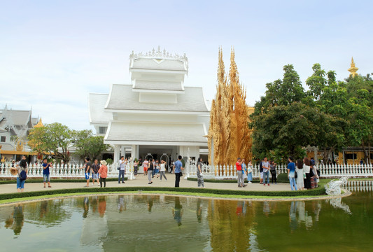 泰国旅游 清莱白庙