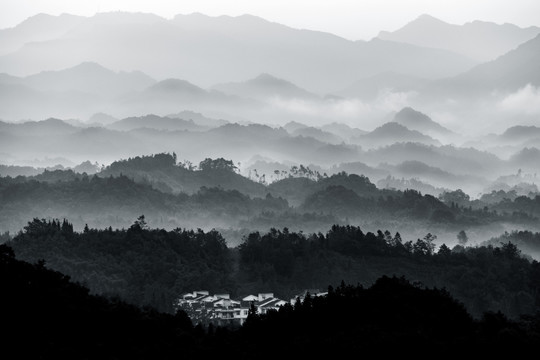 水墨群山