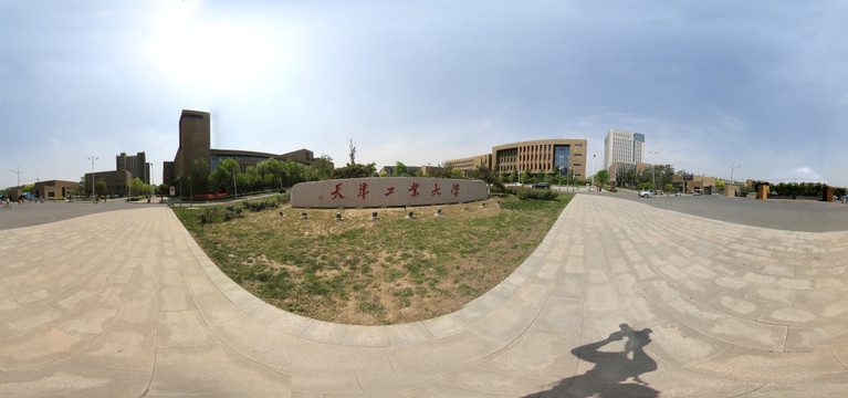 天津工业大学全景大门