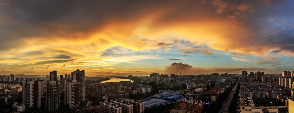 城市夕阳