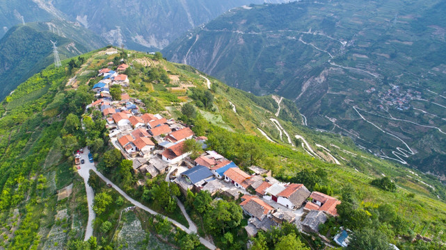 汶川涂余村高清航拍全景图