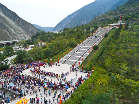 汶川绵虒大禹祭祀高清航拍全景图