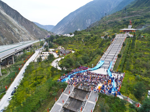 汶川绵虒大禹祭祀高清航拍全景图