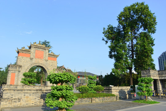 川大华西医学中心 校门围墙