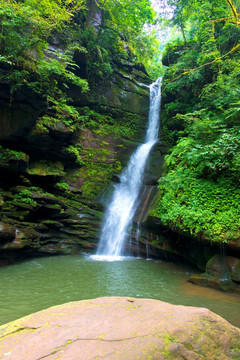 山涧清泉