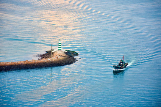 大海 渔船 海景