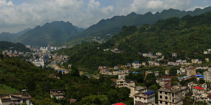 鹤峰县城全景