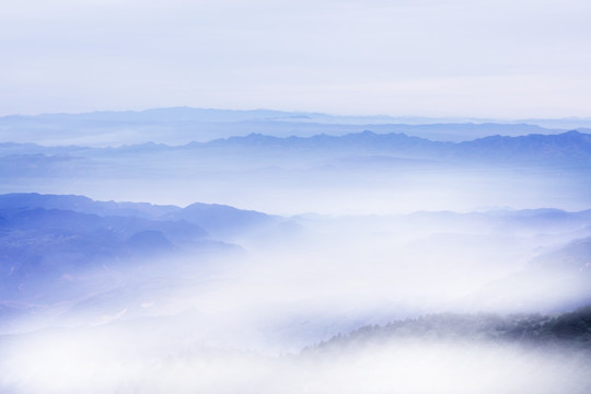 遠(yuǎn)山云海 黃山云海