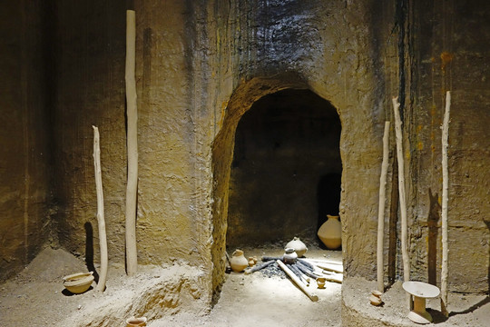 菜园遗址古人类居住窑洞复原