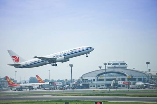 起飞的飞机 中国国际航空