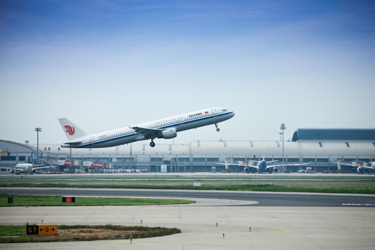 起飞的飞机 中国国际航空