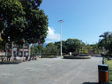 东山寺广场全景