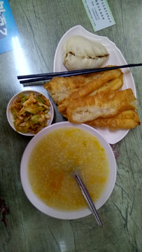 油条稀饭包子