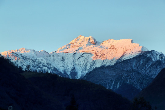 日照金山