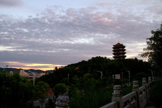 安康 夏日 晚霞