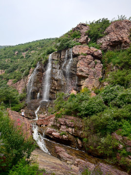 山岩瀑布风景摄影