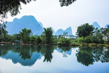 水墨遇龙河