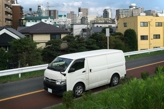 面包车 城市道路