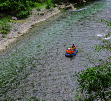 香格里拉大峡谷岗曲河