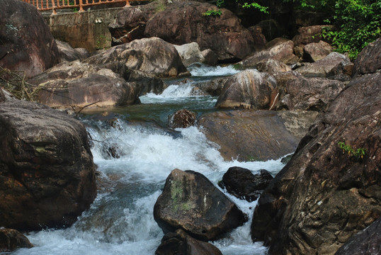 石头流水  山水