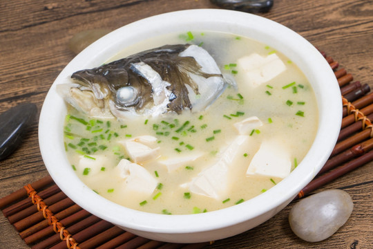 魚頭豆腐湯 （2）