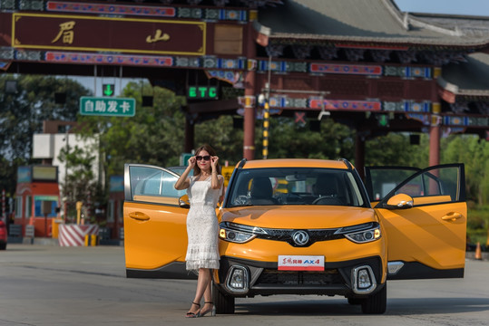 汽车 东风风神AX4车型照片