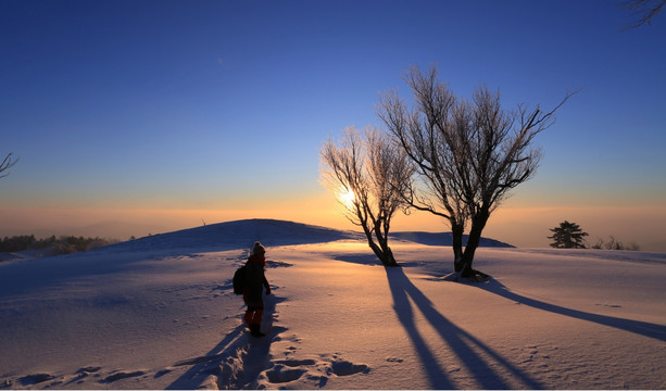 雪原夕阳