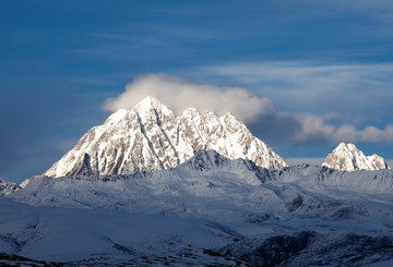 雅拉雪山