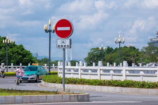 出租车路过圆通桥路口