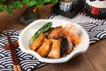 三文鱼排煮豆腐