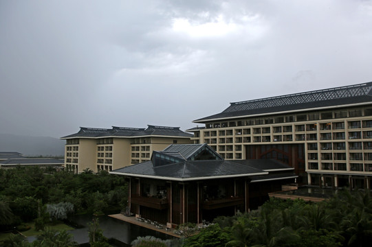 雨中 海棠湾 酒店建筑