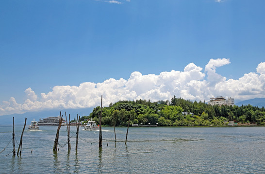 大理湛蓝天空