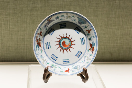 彩釉瓷碗