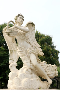 欧洲撒花女神石雕像