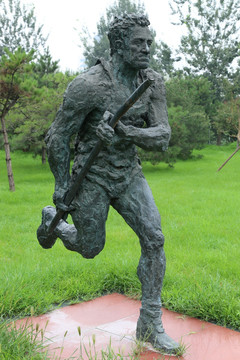 铜雕乌克兰田径运动员谢尔盖布勃