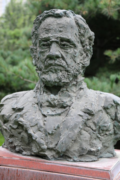 法国微生物学家巴斯德铜雕像