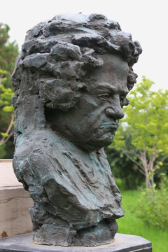 铜雕德国音乐家贝多芬