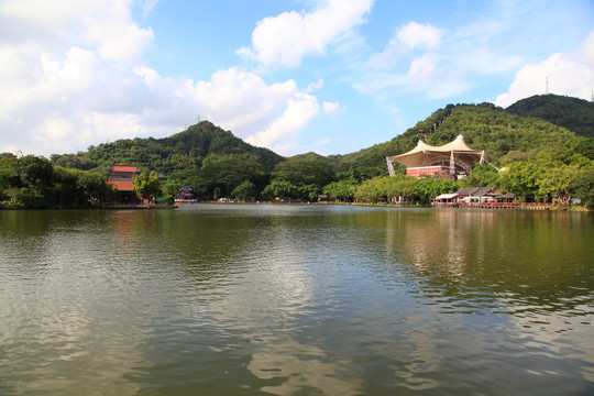 圆明新园湖景