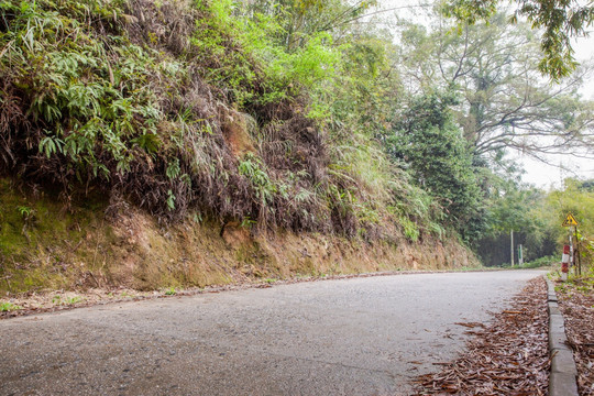 山坡路灯