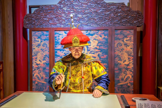 康熙皇帝蜡像