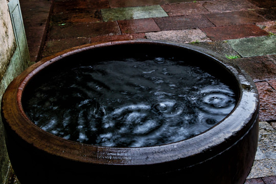 大缸 院落 雨水 农家