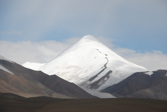 昆仑山雪山