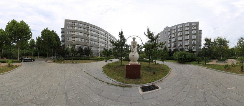 郑州师范学院教学楼雕塑全景