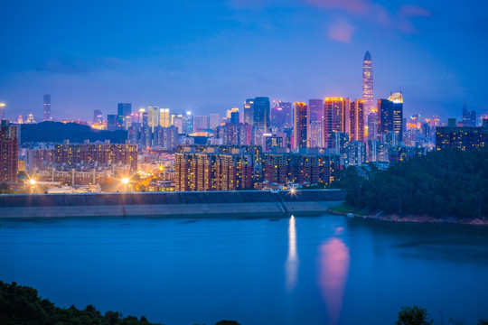 深圳梅林水库夜景