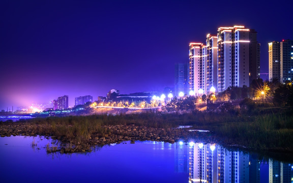 岷江边城市夜景