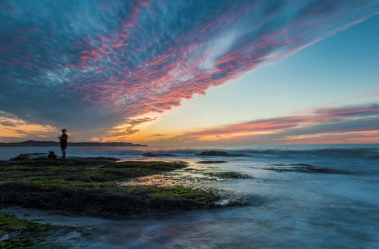 夕阳下的海