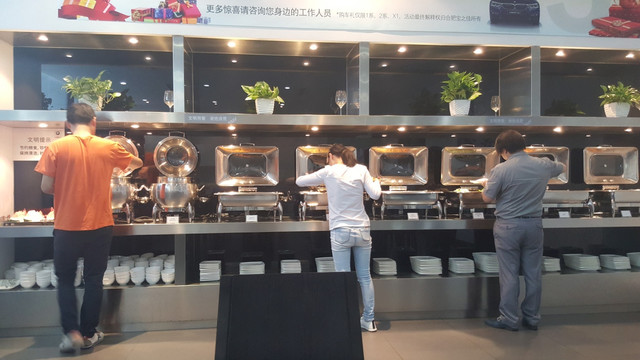4S店自助餐