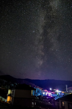 喀纳斯银河星空夜景